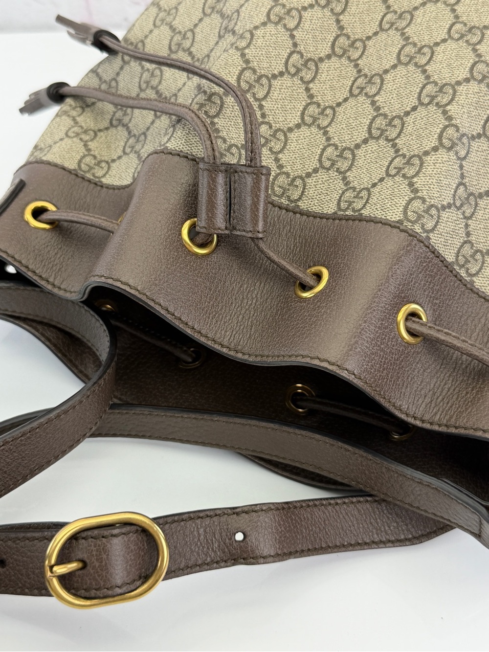 Gucci GG Supreme Medium Ophidia Bucket Bag - Picture 7 of 12